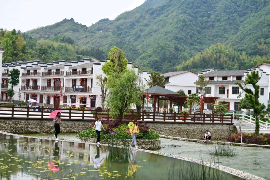 三清山|周末去哪儿玩 | 天冷了，该去咸宁泡温泉了！