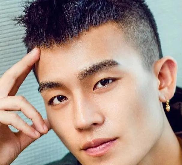 晒晒欧豪住的豪宅，全屋装修高档豪华，29岁成为人生赢家