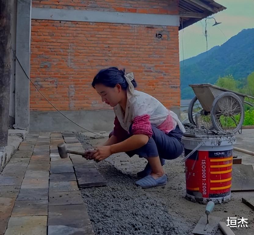 |乡愁沈丹为何那么红?从离异妇女到千万网红,如今身价超1000万