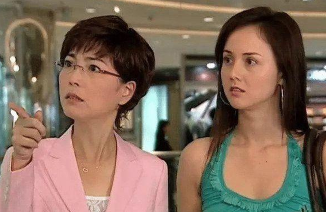 李绮红|港片没落，香港艺人的窘况，破产、直播无人看、商演被嘲是常态