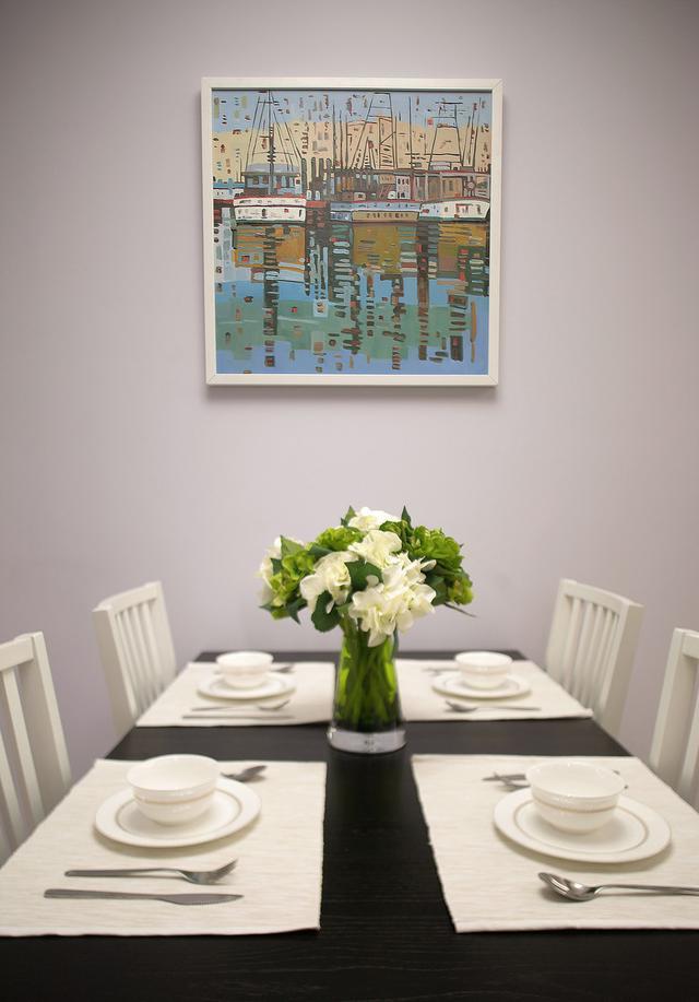 简单装修的家，朋友们来吃饭，一直夸厨房漂亮，不懂是不是客套话