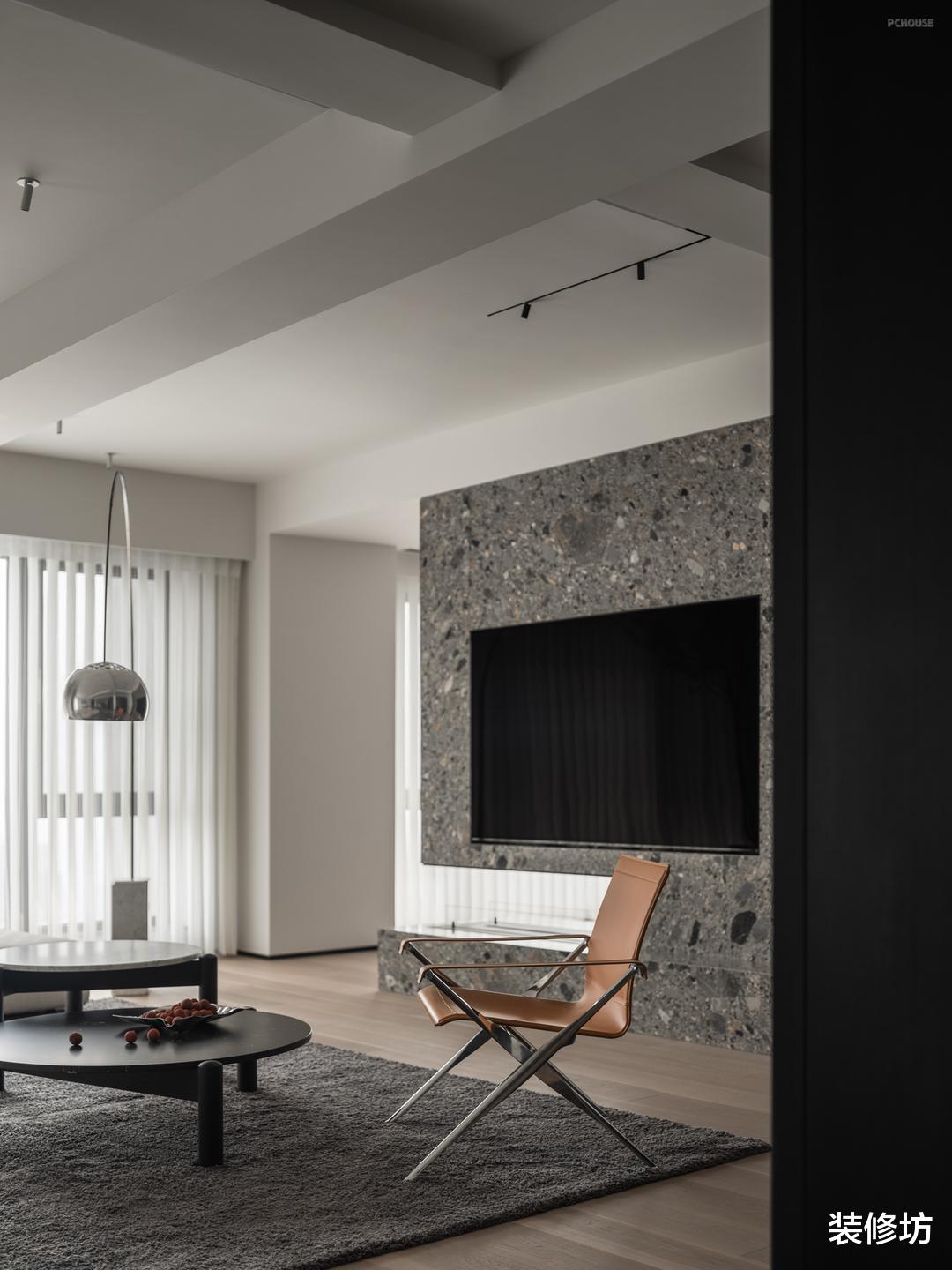 四居变开阔两居室，这样的空间改造，经典而精致