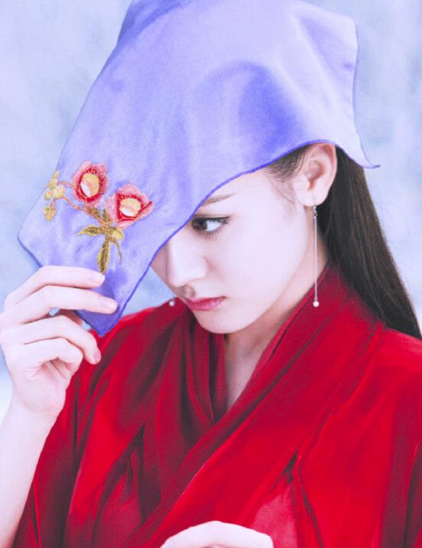 迪丽热巴|手握2部待播剧，迪丽热巴又要挑战经典，粉丝：这一次真不适合