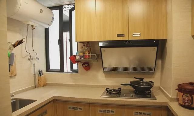 朋友晒新房,说装修就是要简单,我看后说住了三年你就要哭