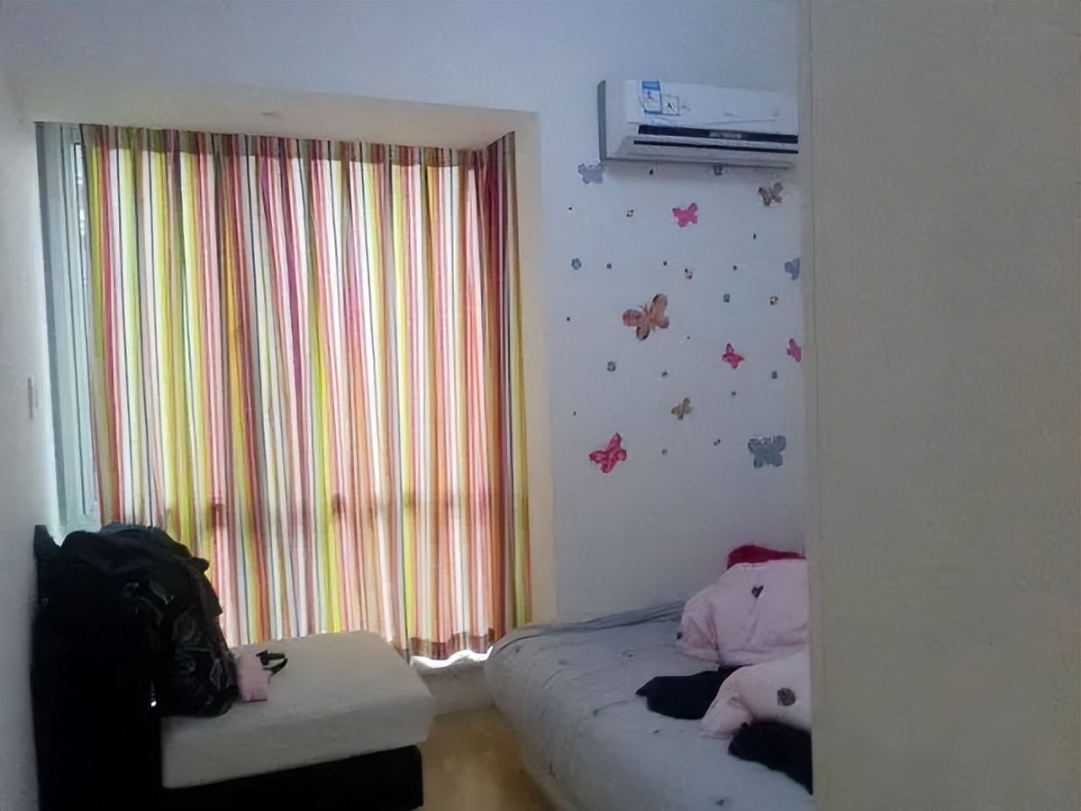 新房入住才三个月就感觉好像住了三年似的,不该放的东西都想扔了