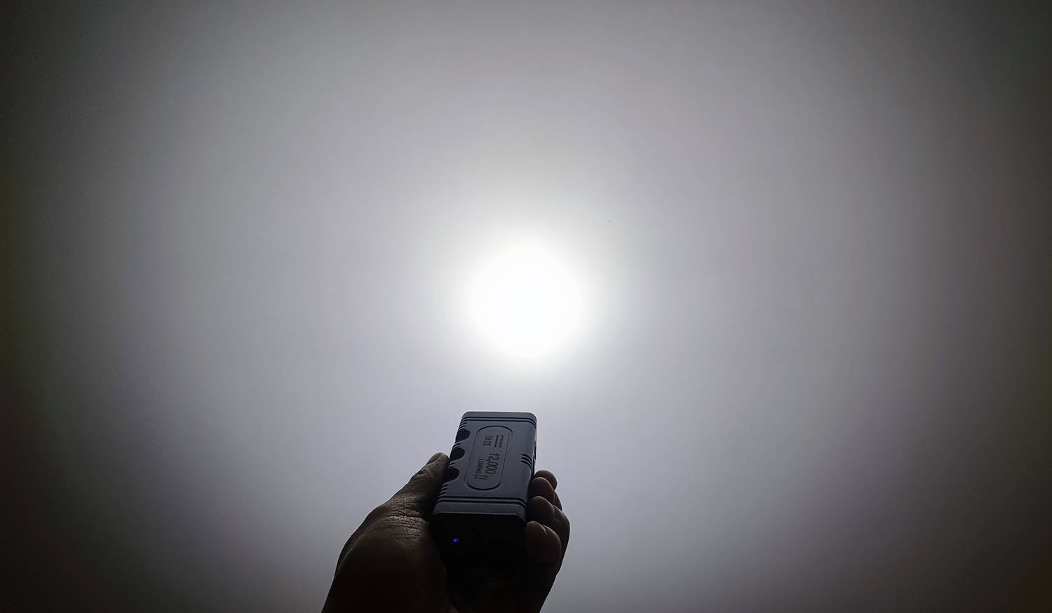 高亮|掌中强光压制、灵活制服黑夜：奈特科尔 TM12K