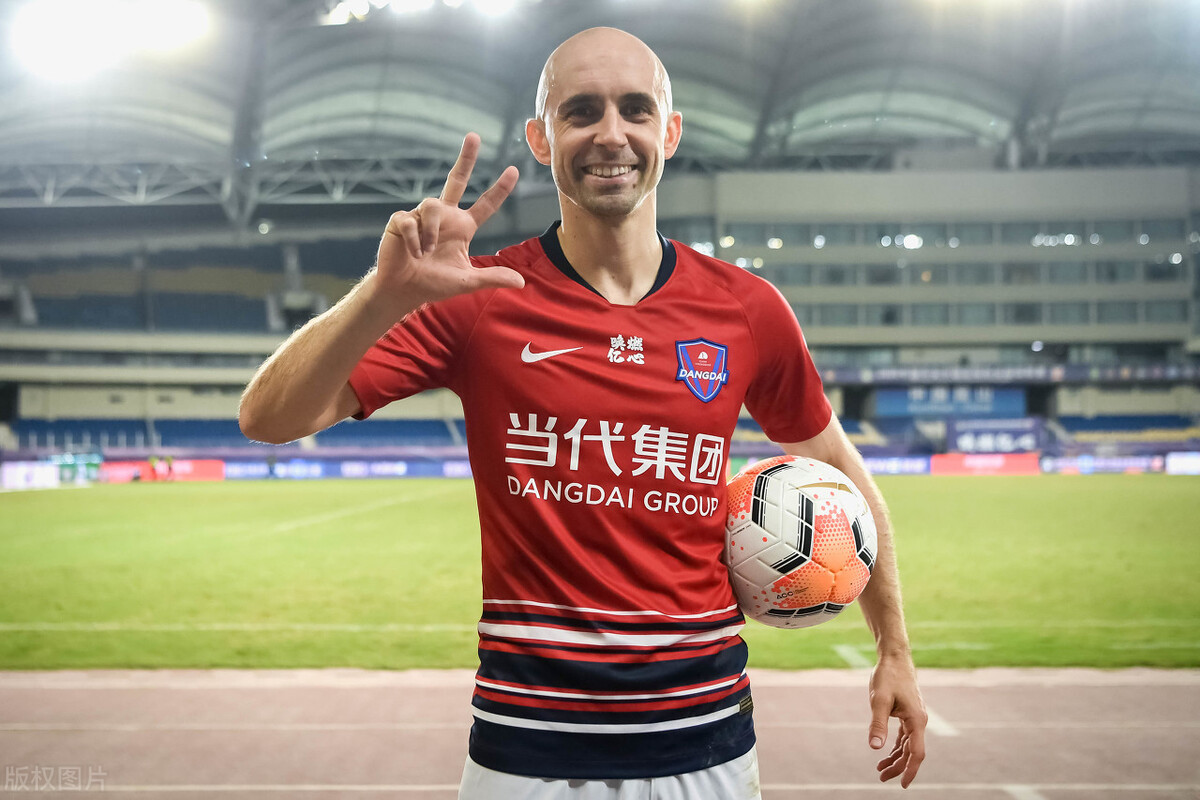 阿德里安|中原球迷认为签阿德里安有“裙带关系”，这就是哈维尔的执教思路