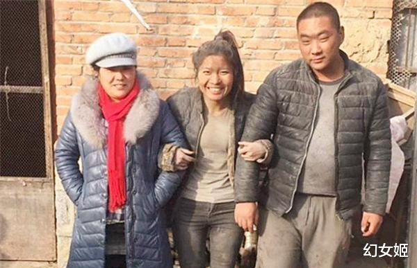 案例:水泥妹卖惨走红,现实却开豪车,被网友揭穿后老公与她离婚