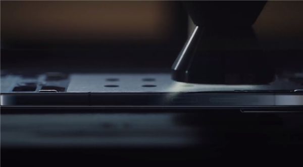 京东|雷军晒小米13生产过程 由小米智能工厂全自动化装配