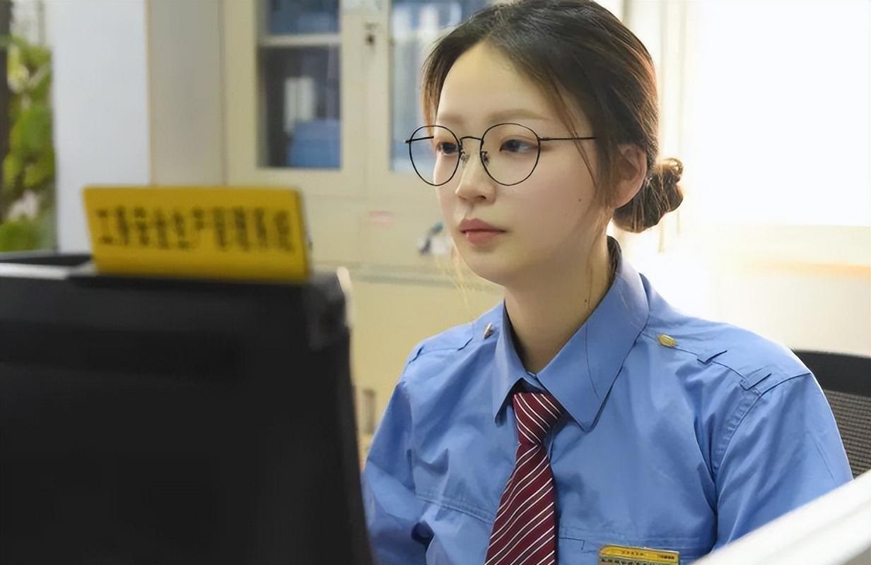 求职|铁路局将开始春招，五险一金待遇佳有编制，三类学生报考更有优势