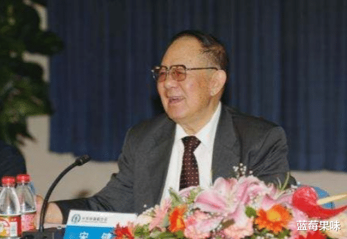 为什么找不到外星人?科学家:光速陷阱的存在,孤立了整个宇宙