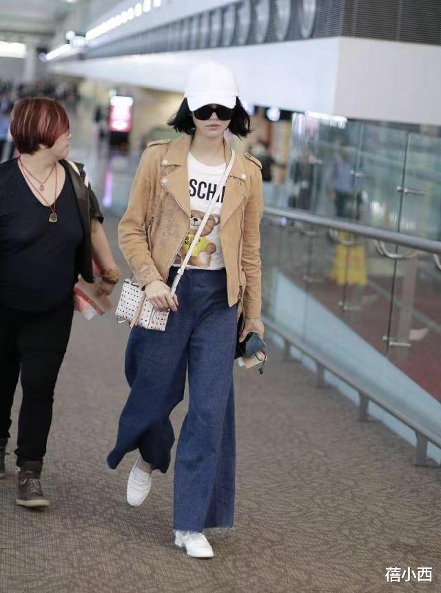 刘诗诗|刘诗诗私服太低调了，穿短外套配阔腿裤走机场，照样美出国际范