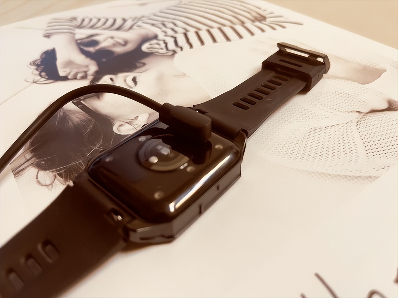 数据库|高性价比智能手表推荐,dido E90S Pro激光理疗,650nm健康黑科技