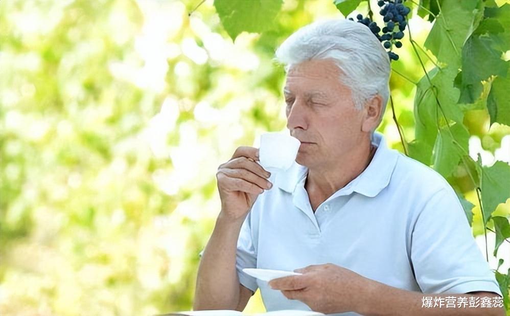 |60多岁退休后，从一日三餐变成一日两餐，这种饮食方式能长寿吗？