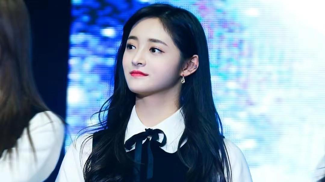 周洁琼|曝归国女艺人遇渣男，男方趁其不在带女生回住所，周姓艺人引猜测