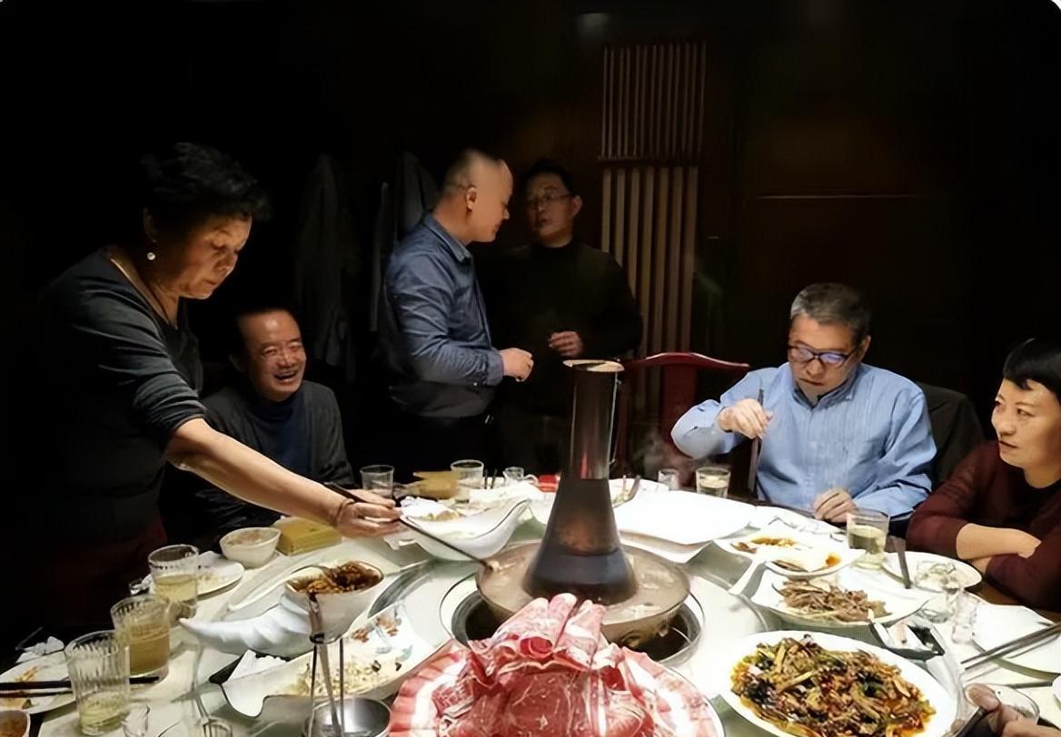 “下班了还不能喝酒?”公务员禁酒令再升级,三类人需特殊注意