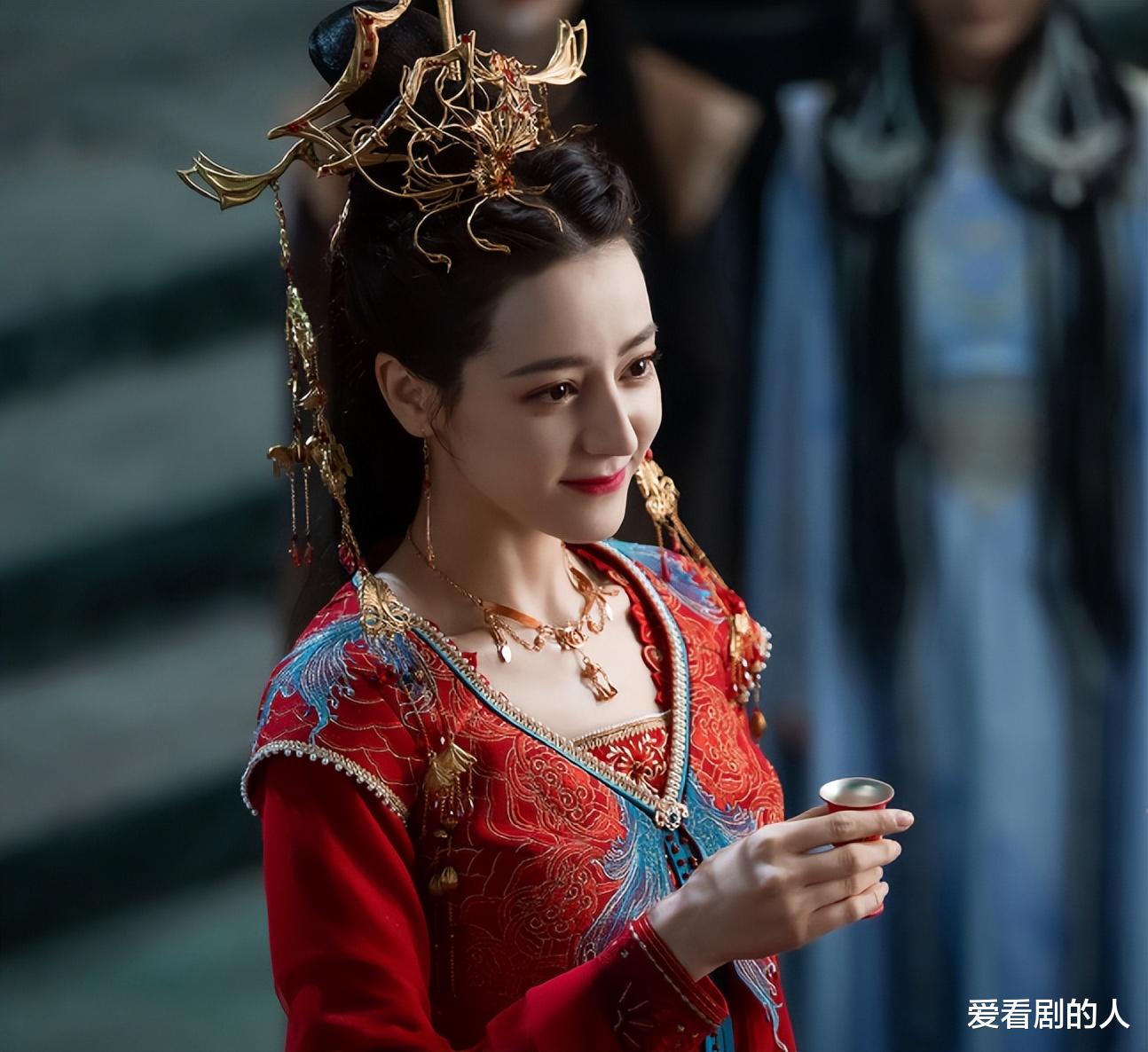 祝卿好|同是婚服，有的精致大方，让人羡慕，有的潦草应付，不能细看！