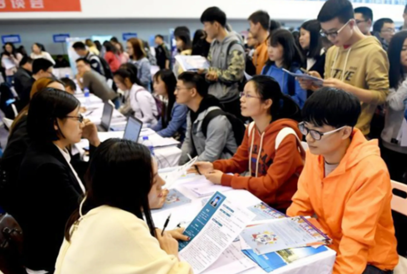 招聘|“中国铁路”公开招聘，平均工资7000起步，这类考生将被优先考虑