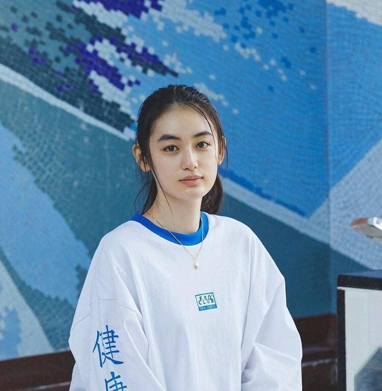 林青霞|媲美林青霞，15岁当选宝矿力美少女，这张脸可以为所欲为吧