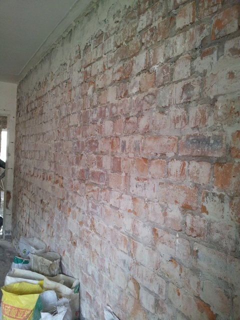 老公请装修队连红砖都铲露出来了,气得想骂人,效果却让我闭嘴了