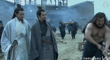 张飞|《新三国》张飞被网友吐槽太胖：那个?胸?无语了，有点恶心