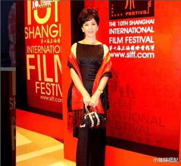 龚雪|龚雪真是美了一辈子，年轻时俏丽有气质，年老后依然优雅又大方