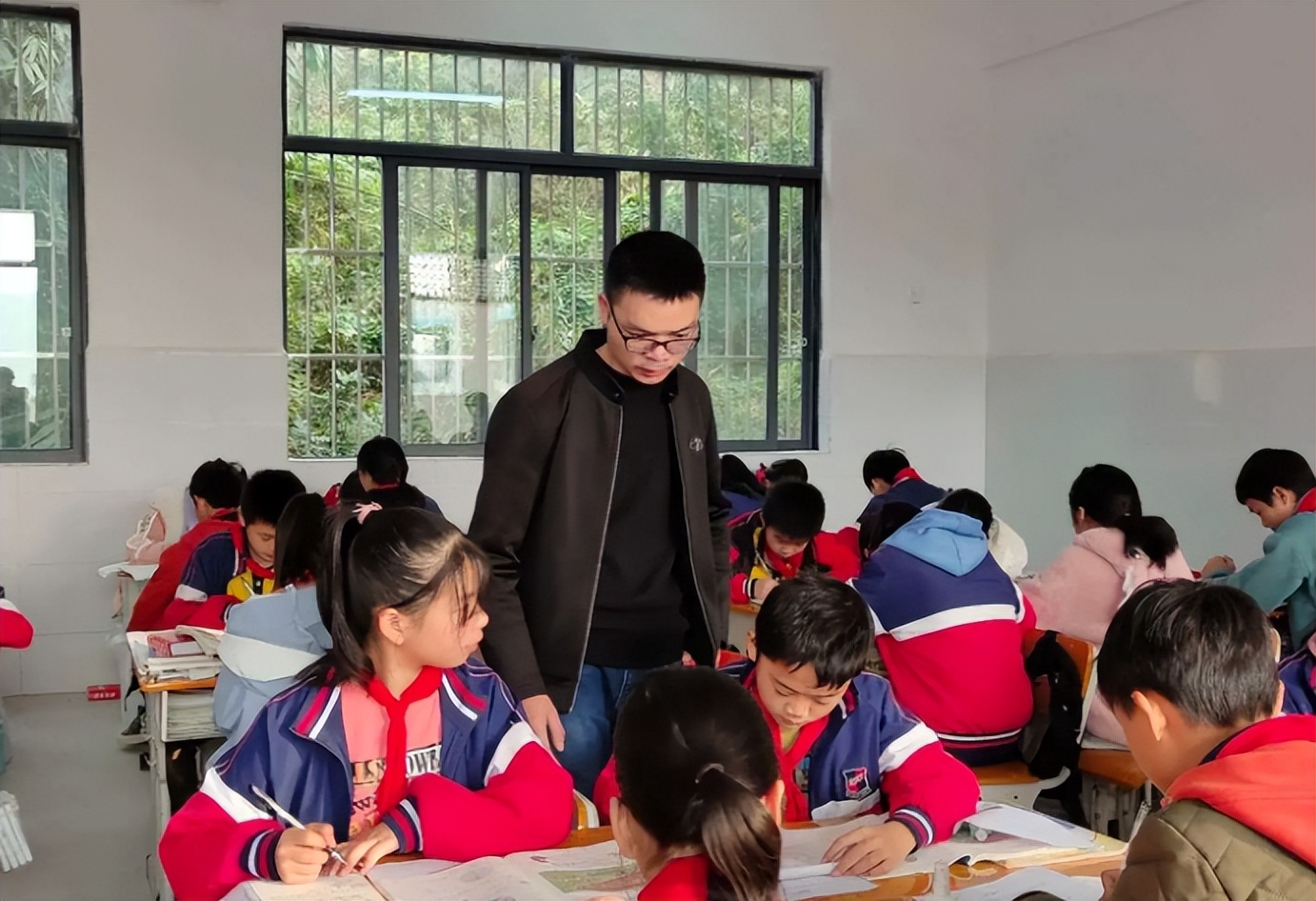 数学|杭州一小学招聘数学老师，限制风景园林专业，网友: 懂得都懂