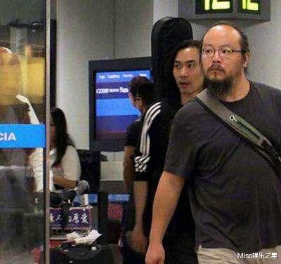 靳东|穿拖鞋吃路边摊，窦唯被指落魄比不上王菲，实则他身家上10亿