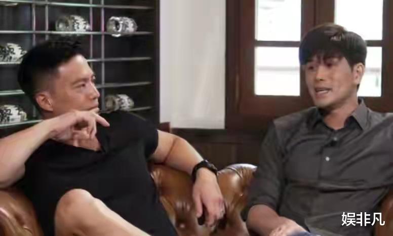 伍允龙|香港两位功夫男星相聚,大谈旧情,伍允龙更是深受创伤