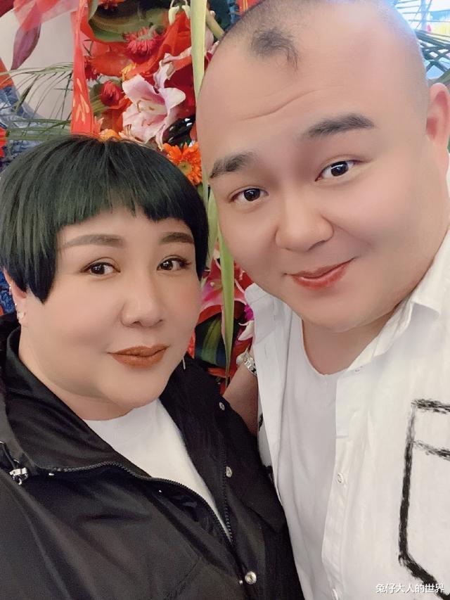 杨鹤通|德云社演员发文，表达对母亲的祝福，杨鹤通的“小花”比较吸睛