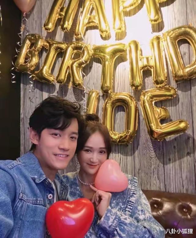 陈乔恩|Alan婚后晒合照表白陈乔恩,夫妻俩戴情侣表出镜,男款价值6位数