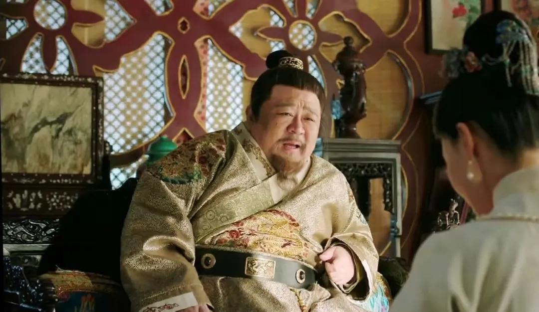 梁冠华|梁冠华：靠“狄仁杰”走红，因太胖而自卑，却又娶了人艺女神为妻