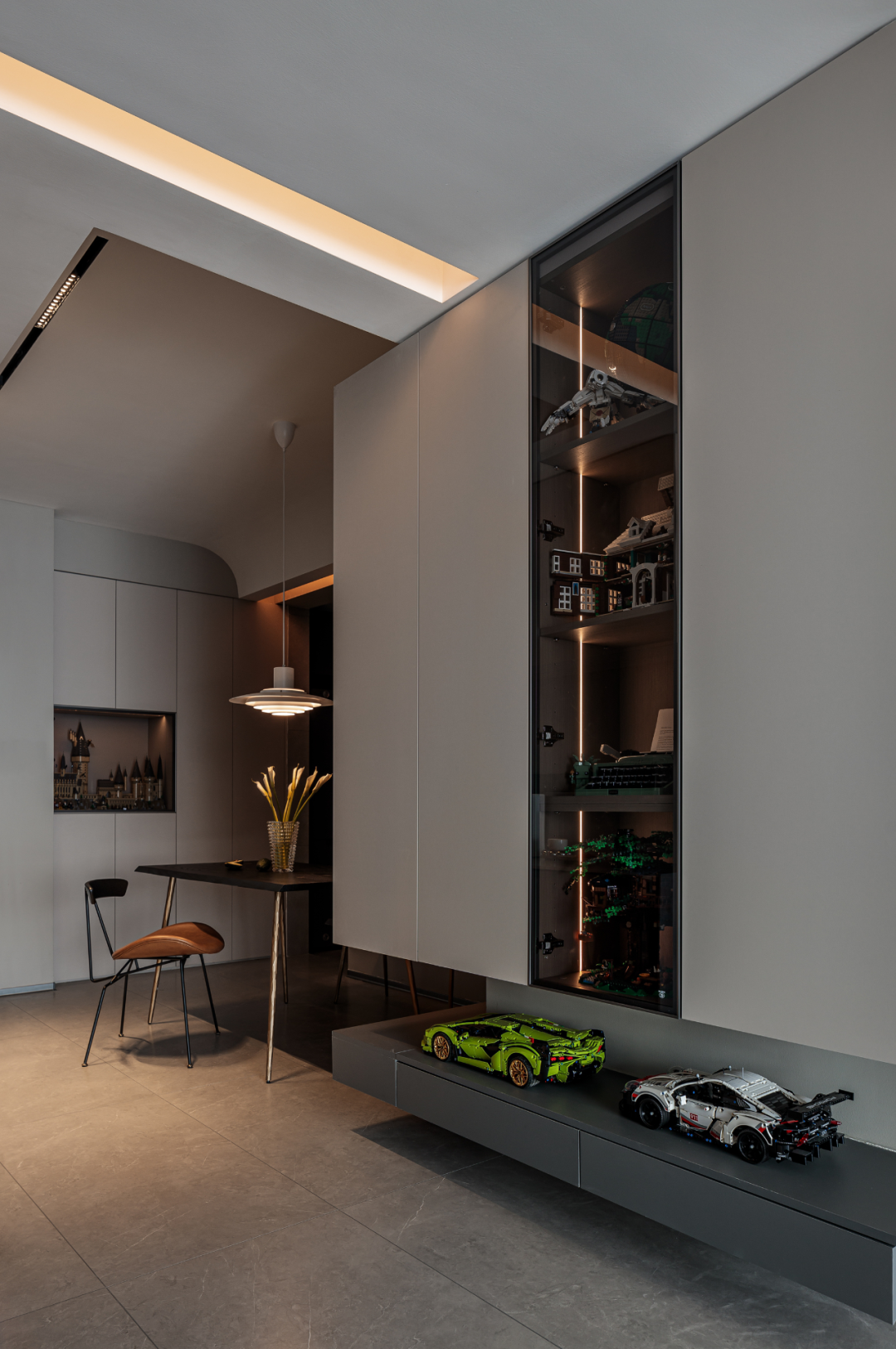 96㎡极简风格,无彩色空间+乐高收纳柜,内敛的居家氛围!