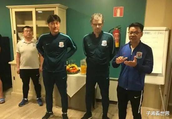 中超|下午13点! 前中超名帅曝争议猛料, 球迷吐槽：难怪里皮会被国足气走
