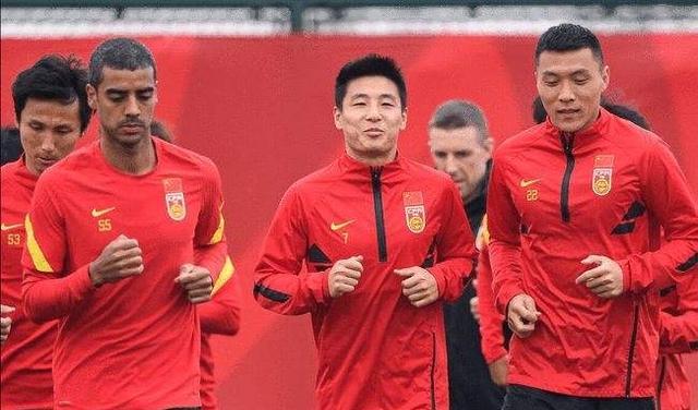 李霄鹏|从2-0到3-2！中国队稳了，李霄鹏：死守到底+两翼齐飞，重用阿兰
