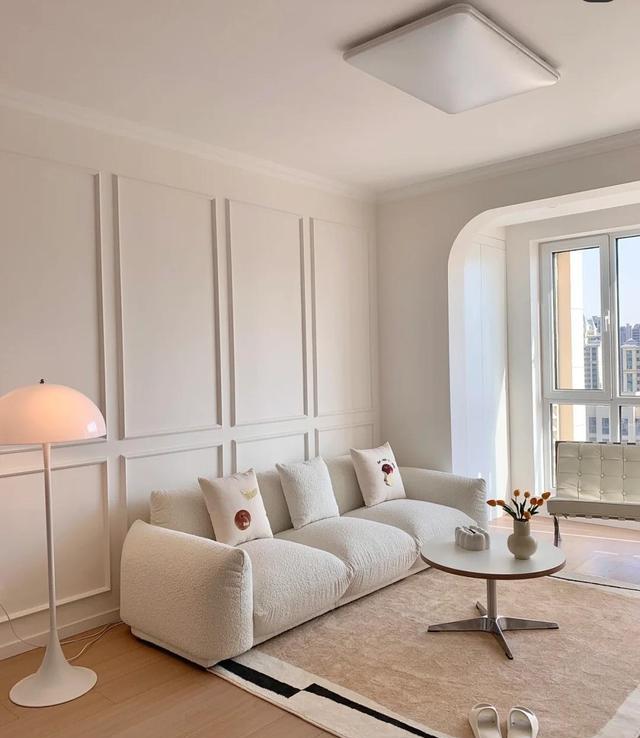 “穷装”为什么越来越流行?看完这个“三无”设计的家,就知道了