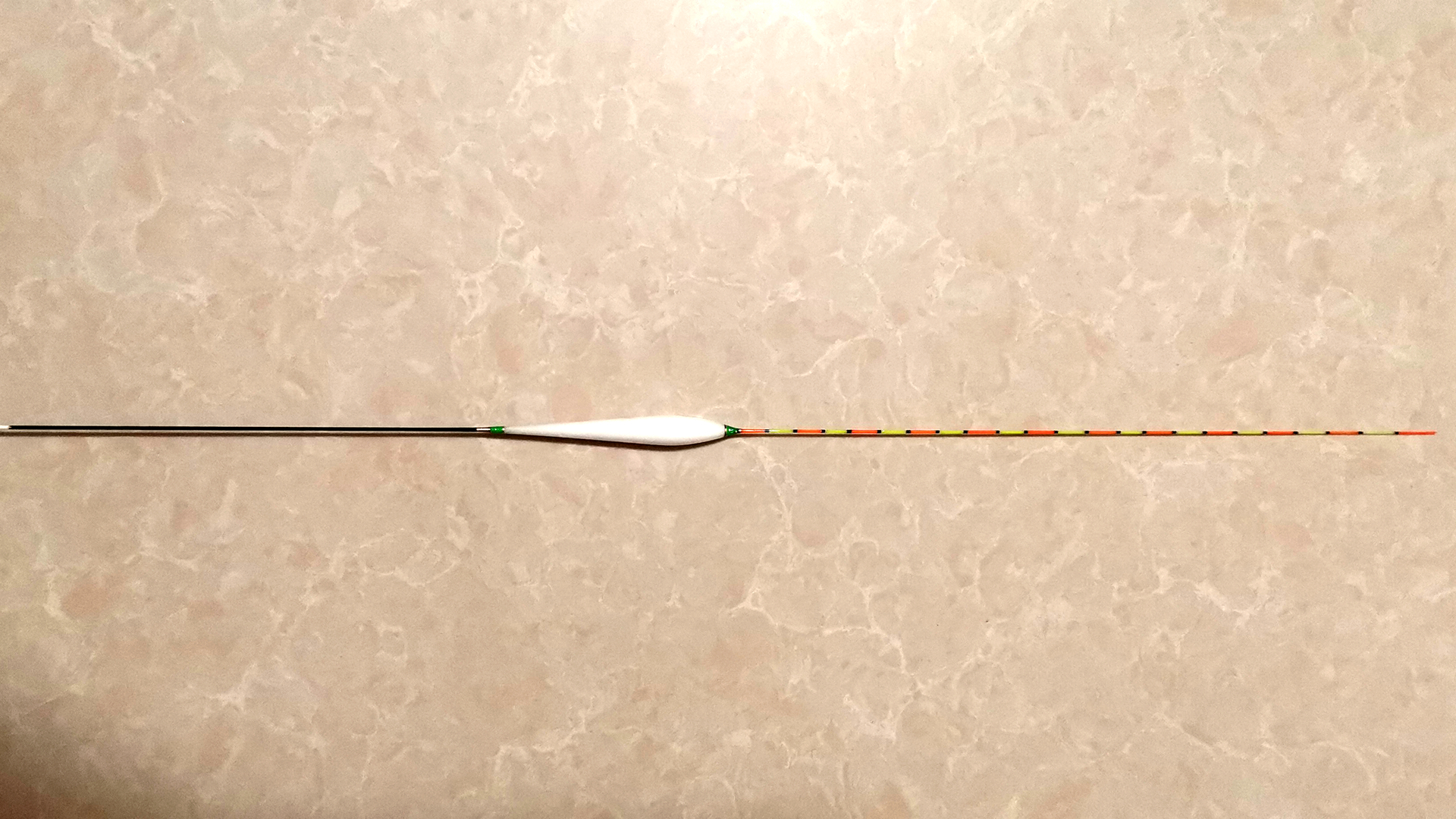 灵敏度|冬季钓鱼浮漂用不对，很难钓到鱼，这样正确用漂清晰灵敏中鱼率高