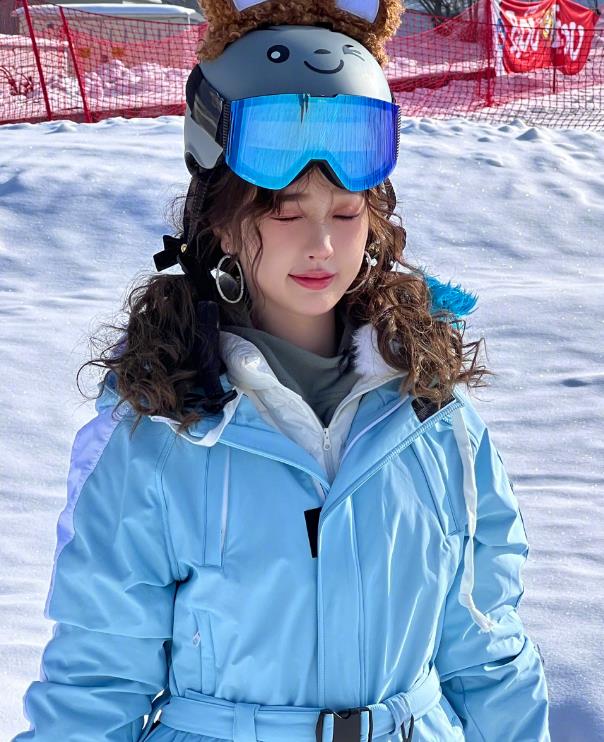 与君初相识·恰似故人归|虞书欣甜妹变辣妹,大秀好身材,不吝啬分享健身美照