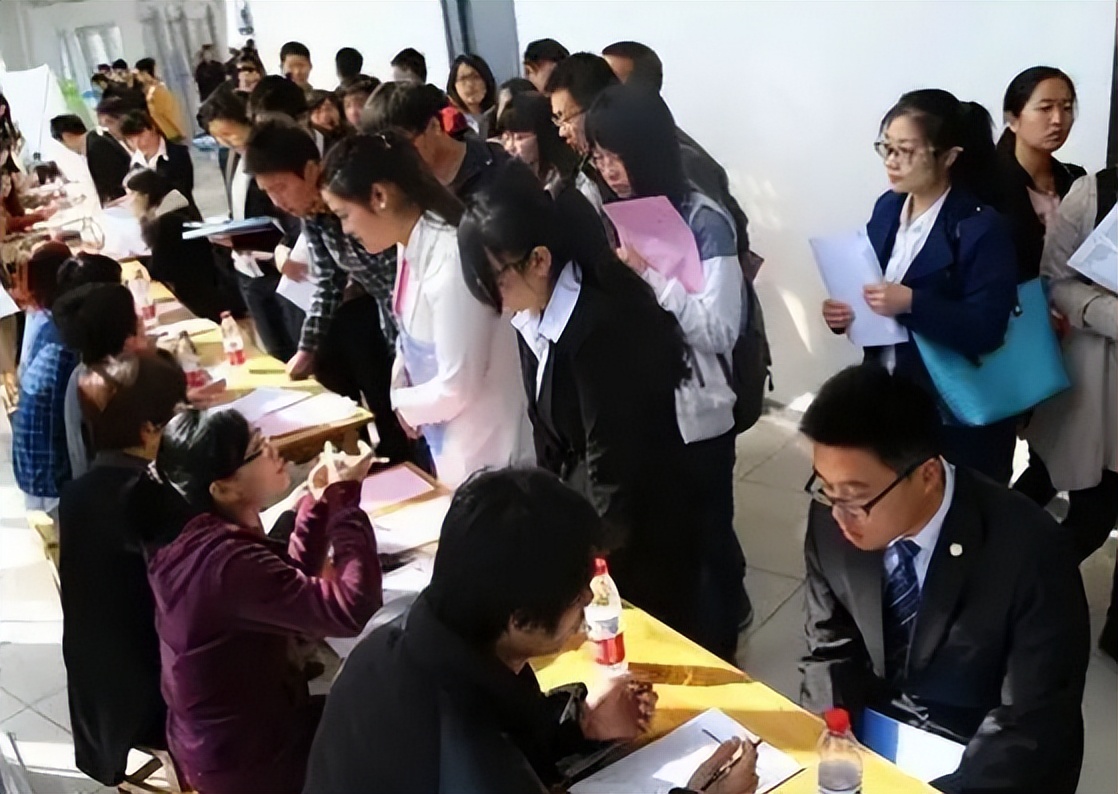 招聘|学生因“交过社保”无缘铁饭碗,影响考编那些事,毕业生千万别碰