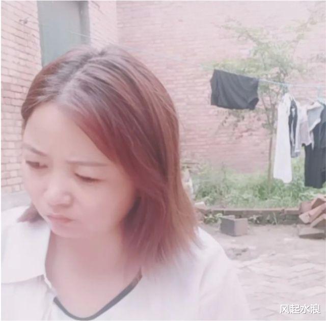 许敏|?许敏展示两套军装,田静疲惫直播,潘律在郑州,堂嫂放录音