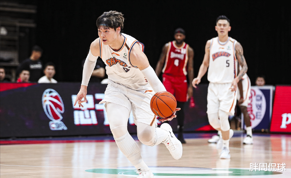 李春江|李春江藏争冠后手，32分NBA落选秀亮剑，给杜锋杨鸣王博上一课