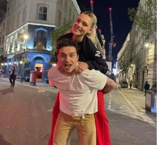 汪小菲|贝克汉姆27岁儿媳和19岁准儿媳闹不和，贝嫂坦言：准儿媳更听话