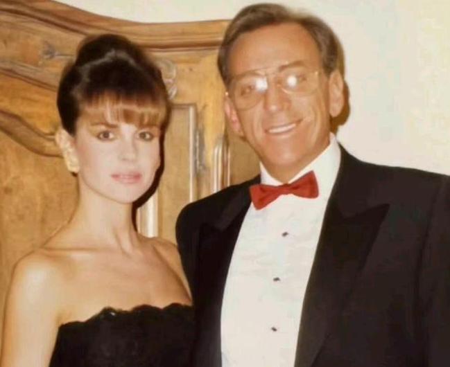 维多利亚·贝克汉姆|贝嫂有压力了！登游艇秀紧致身材，跟65岁亲家母比美，冻龄女神