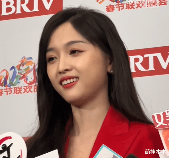 吴宣仪|牙齿恢复脸又出问题？吴宣仪发腮撞脸林妙可，曾因颜值被骂毁剧