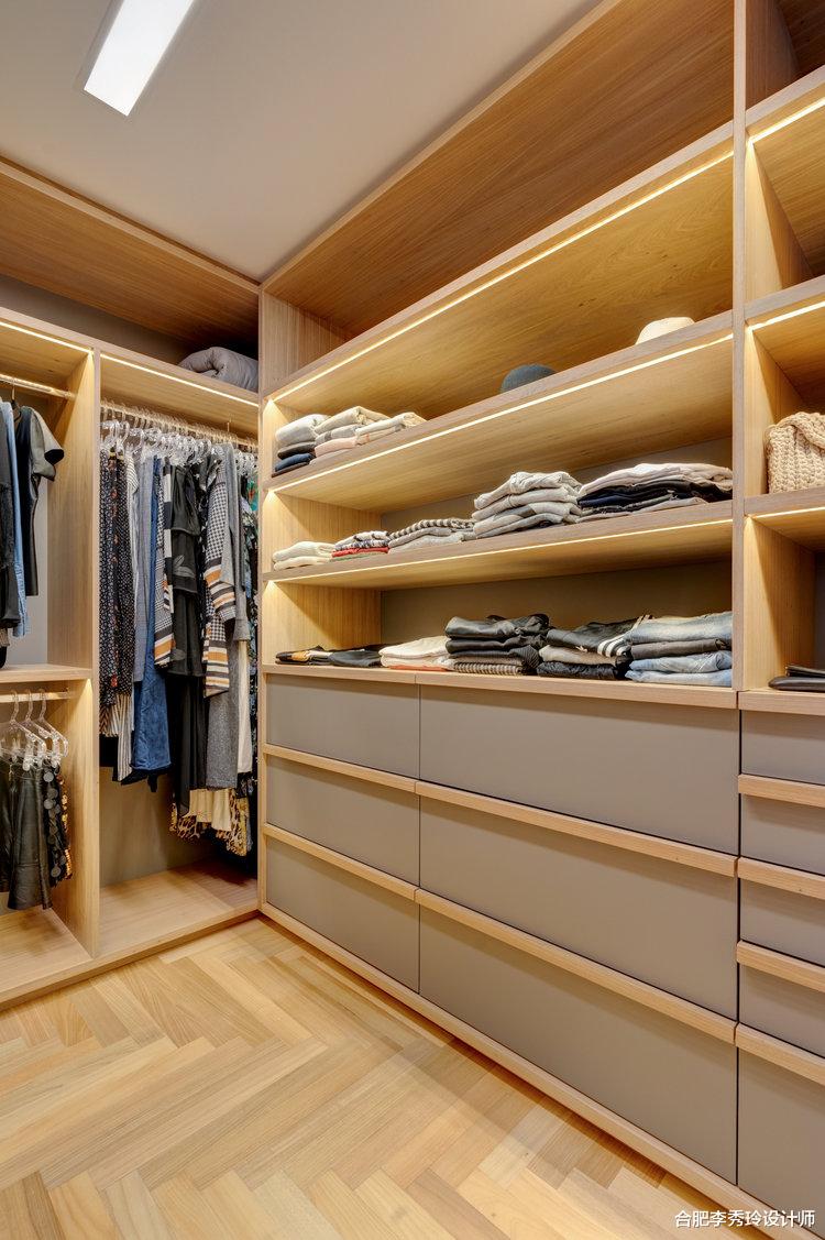 体会到了顶复式的快乐!150㎡上下2层不存在多余设计,越看越敞亮