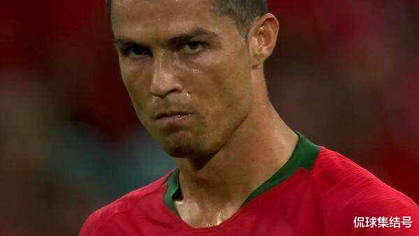 曼联|CR7太霸气！朗尼克怀抱CR7，37岁C罗选择原谅他，曼联球员谁还不服？
