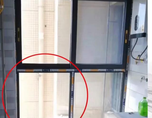 一家三口到亲戚家参观装修,3岁儿子却坠楼身亡,亲戚:与我无关