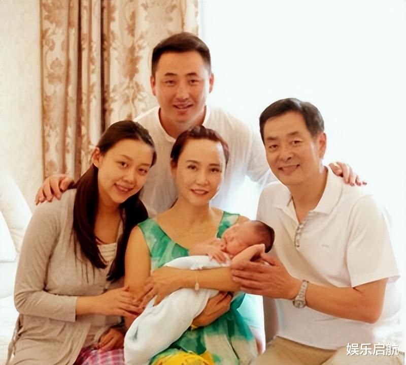 濮存昕|星二代濮方结婚,老爸濮存昕不但没要彩礼,还倒给了女婿一大笔钱