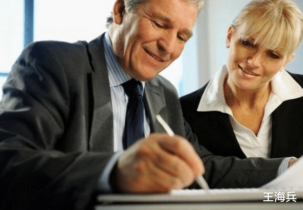 军人|职场上讲究三分工资七分感情