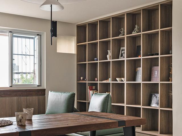 这是一对设计师夫妻的家,用怀旧风拯救“穷装”,小户型也能显贵